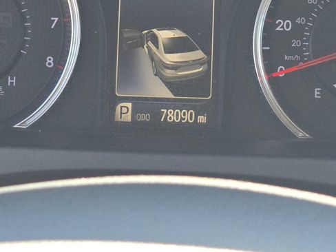 Used 2017 Toyota Camry SE w/ Moonroof Package FWD image 24