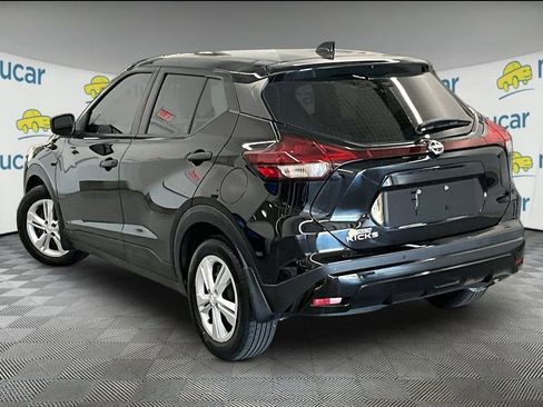 Used 2022 Nissan Kicks S FWD image 4