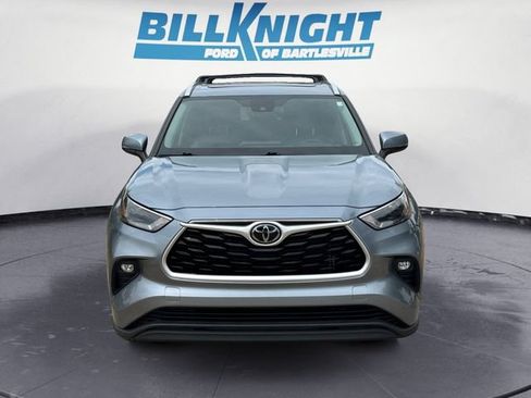 Used 2022 Toyota Highlander XLE AWD/4WD image 8