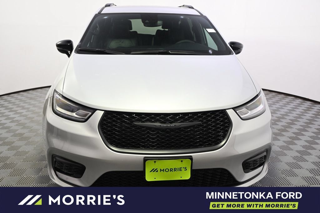 Used 2026 Chrysler Pacifica Select w/ S Appearance Package FWD image 11