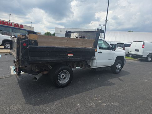 Used 2019 Chevrolet Silverado 3500 W/T w/ WT Convenience Package AWD/4WD image 3