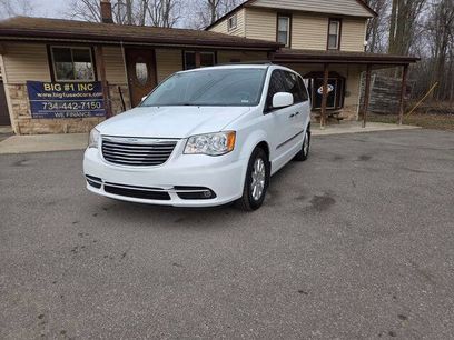 Used 2014 Chrysler Town & Country Touring w/ Driver Convenience Group