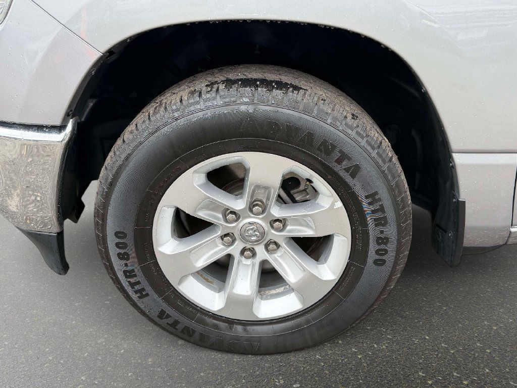 Used 2024 RAM 1500 Laramie AWD/4WD image 7