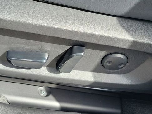 New 2025 Mitsubishi Outlander SE image 23