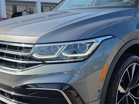 Certified 2024 Volkswagen Tiguan SEL R-Line image 7