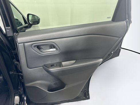 Used 2024 Nissan Rogue SV image 30