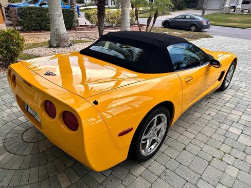 Used 2004 Chevrolet Corvette Convertible w/ Preferred Equipment Group RWD image 47