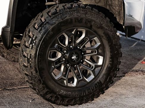 Used 2020 Chevrolet Silverado 2500 LTZ w/ LTZ Premium Package image 63