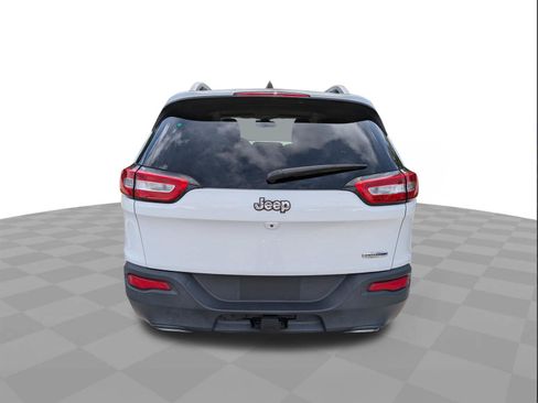 Used 2015 Jeep Cherokee Latitude FWD image 5
