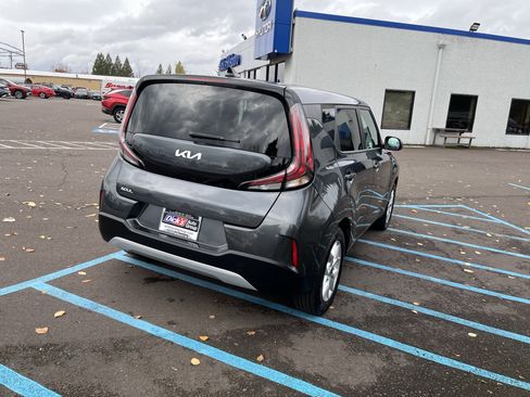 Used 2023 Kia Soul LX w/ Option Group 015 image 5