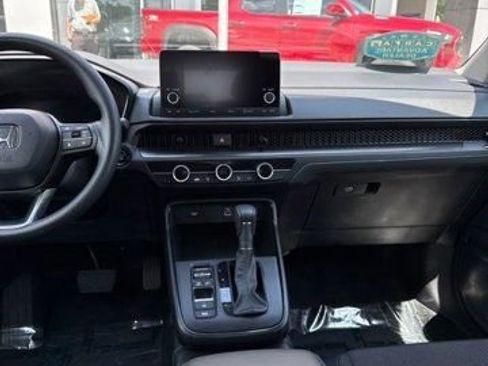 Used 2025 Honda CR-V LX image 9