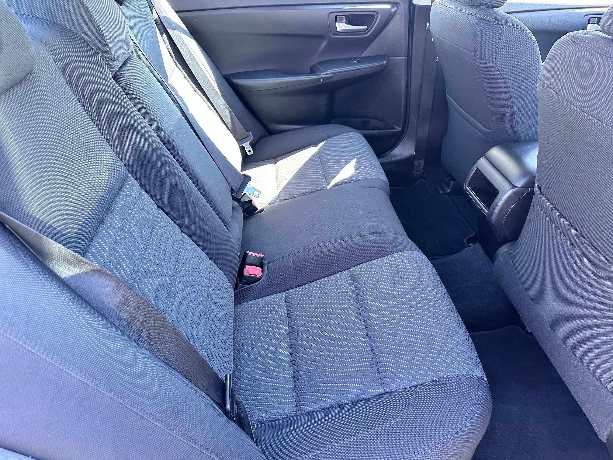 Used 2017 Toyota Camry LE FWD image 8