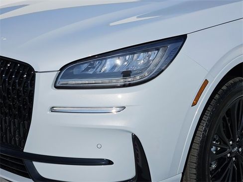 New 2026 Lincoln Corsair Premiere image 8