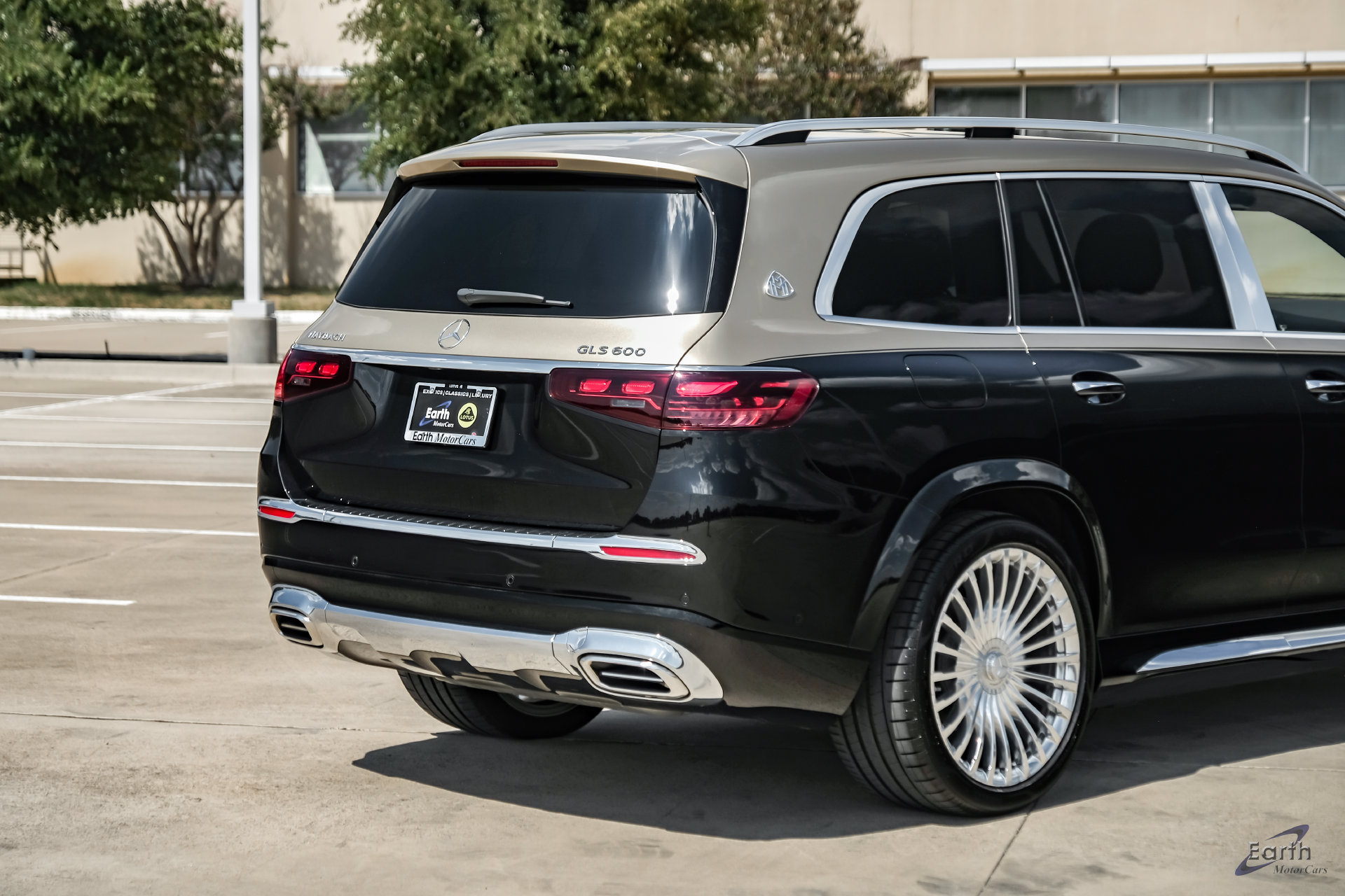 Used 2024 Mercedes-Benz Maybach GLS 600 4MATIC image 20