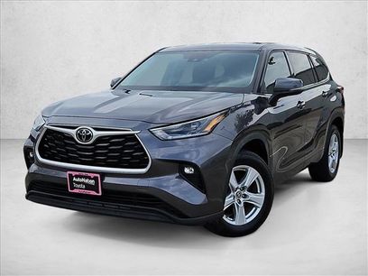 Used 2021 Toyota Highlander LE