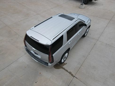 Used 2016 Cadillac Escalade Platinum AWD/4WD image 64