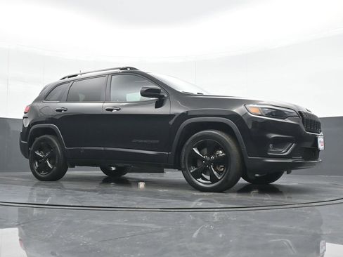 Used 2021 Jeep Cherokee Latitude Plus image 23