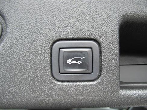 Used 2022 Chevrolet Equinox LT FWD image 32