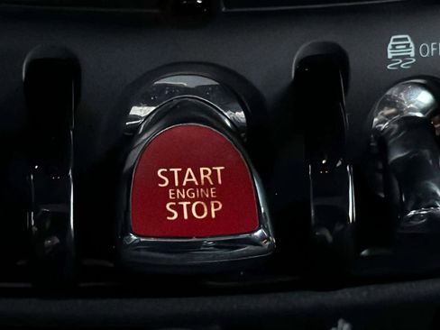 Used 2022 MINI Cooper Clubman S image 32