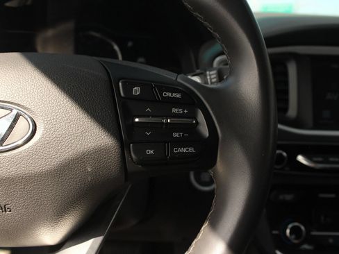 Used 2018 Hyundai Ioniq Plug-In Hybrid FWD image 24