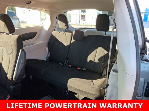 Used 2024 Chrysler Voyager LX image 12