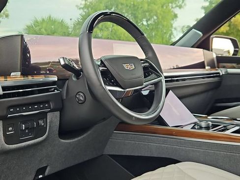 Certified 2025 Cadillac Escalade Sport Platinum AWD/4WD image 10