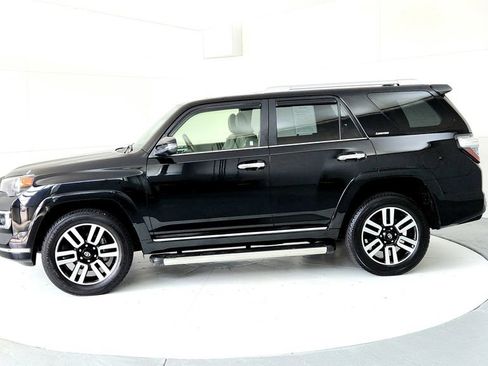Used 2024 Toyota 4Runner Limited AWD/4WD image 3