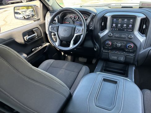 Used 2022 Chevrolet Silverado 1500 LT Trail Boss w/ Safety Package AWD/4WD image 12