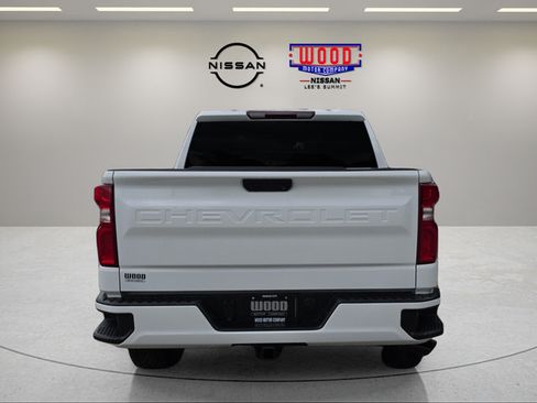 Used 2022 Chevrolet Silverado 1500 Custom w/ Safety Confidence Package AWD/4WD image 3