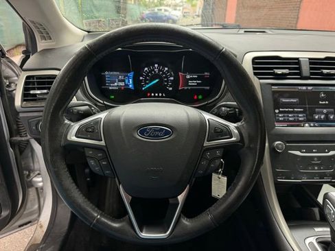 Used 2014 Ford Fusion SE w/ Equipment Group 502A FWD image 9