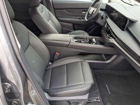 Used 2025 Nissan Murano SV image 28