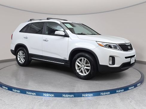 Used 2015 Kia Sorento LX AWD/4WD image 4