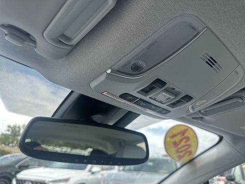 Used 2021 Toyota Prius Limited w/ Premium Convenience Package FWD image 31