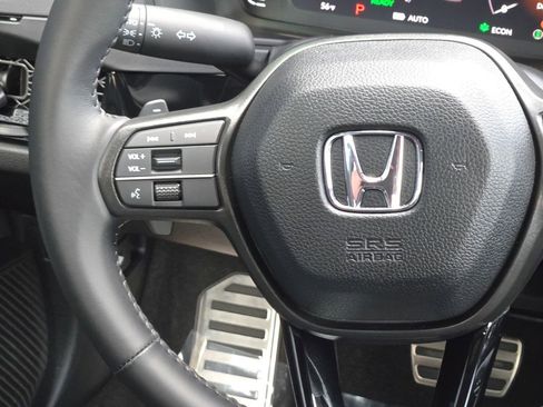 Used 2025 Honda Accord Sport image 15