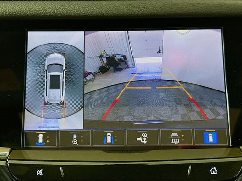 Used 2025 Cadillac XT6 Premium Luxury w/ Technology Package AWD/4WD image 14
