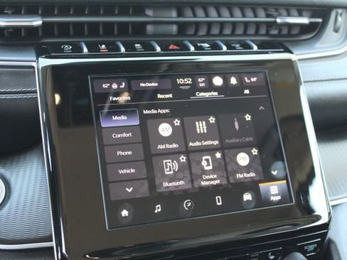 Used 2023 Jeep Grand Cherokee Laredo w/ Luxury Tech Group I AWD/4WD image 29