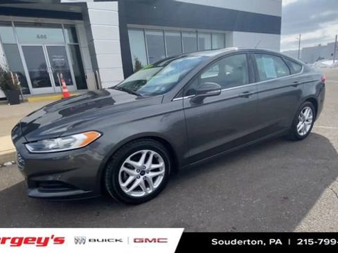 Used 2016 Ford Fusion SE image 5