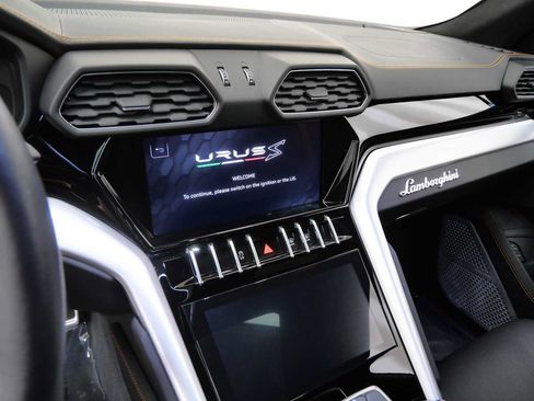 Used 2024 Lamborghini Urus S AWD/4WD image 24