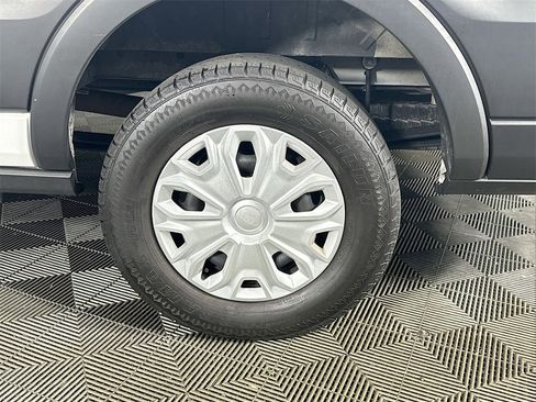 Used 2023 Ford Transit 350 XLT image 33