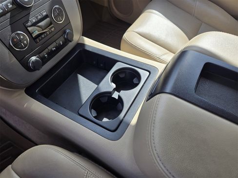 Used 2014 GMC Yukon XL SLT image 18