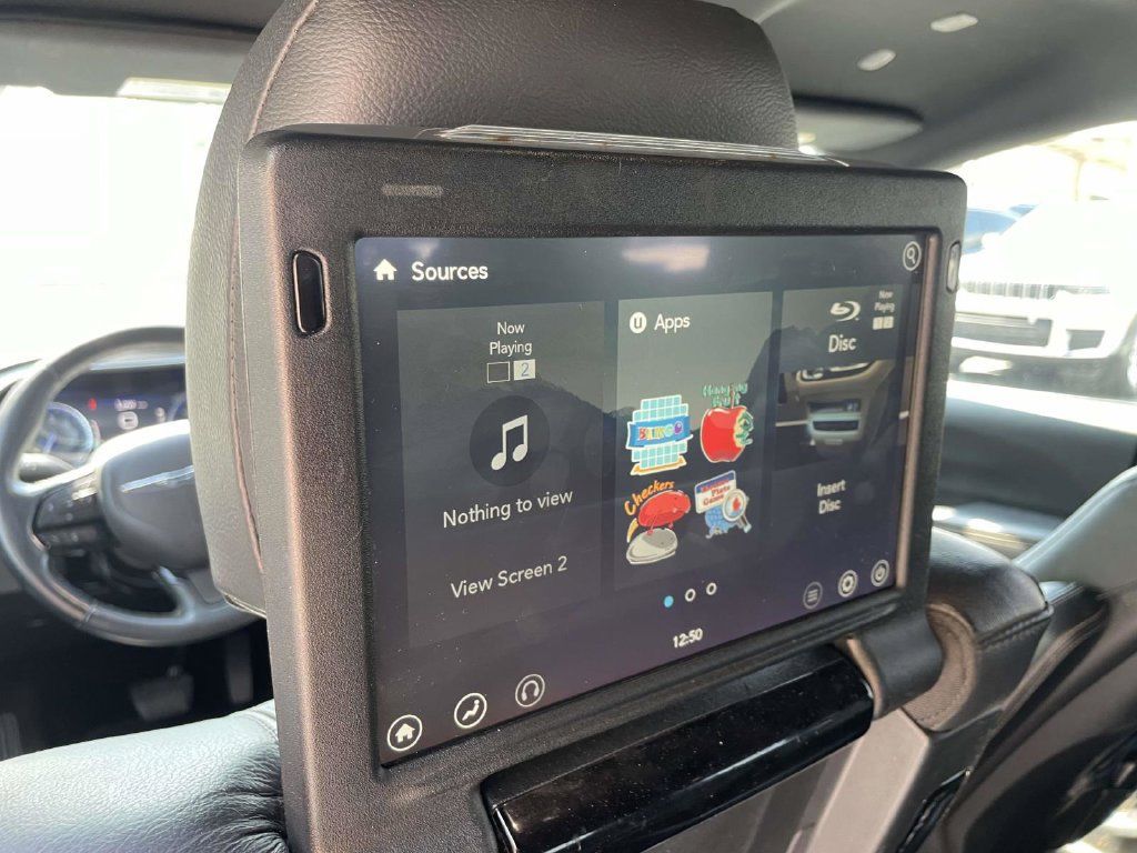 Used 2020 Chrysler Pacifica Touring-L Plus w/ S Appearance Package FWD image 16
