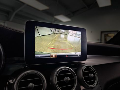 Used 2016 Mercedes-Benz GLC 300 4MATIC image 25