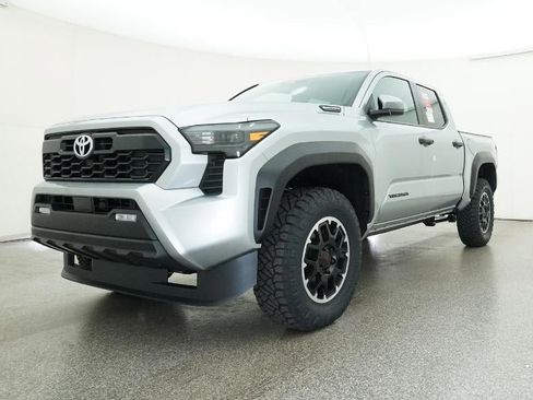 New 2025 Toyota Tacoma TRD Off-Road image 32