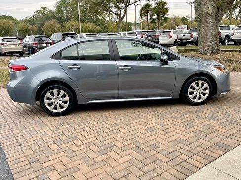 Used 2025 Toyota Corolla LE image 4