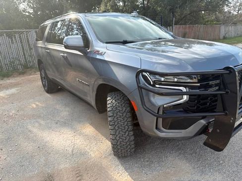 Used 2021 Chevrolet Suburban Z71 w/ Z71 Signature Package AWD/4WD image 47