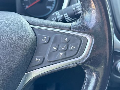 Used 2018 Chevrolet Equinox LT image 25