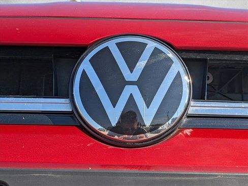 Used 2025 Volkswagen Jetta SE image 23