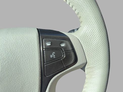 Used 2011 Toyota Sienna XLE FWD image 40