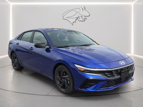 Used 2026 Hyundai Elantra SEL Sport Premium image 7