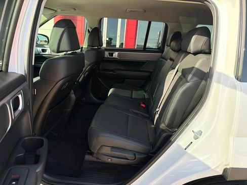 Used 2026 Hyundai Santa Fe SEL AWD/4WD image 14